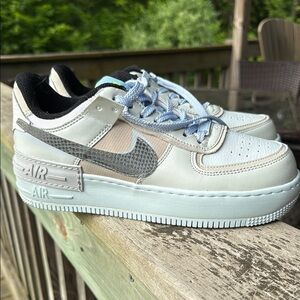 Nike Air Force 1 Shadow in Light Blue and Gray